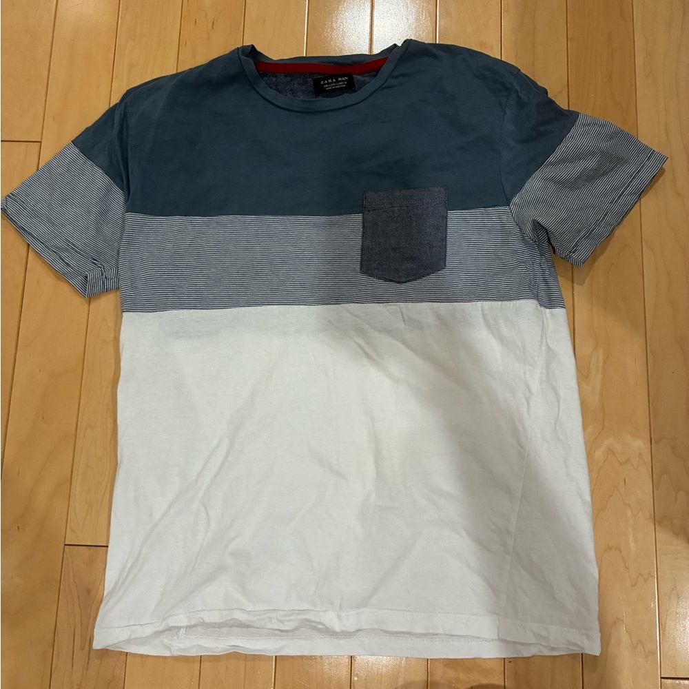 Zara Men's Navy and White Block Tee